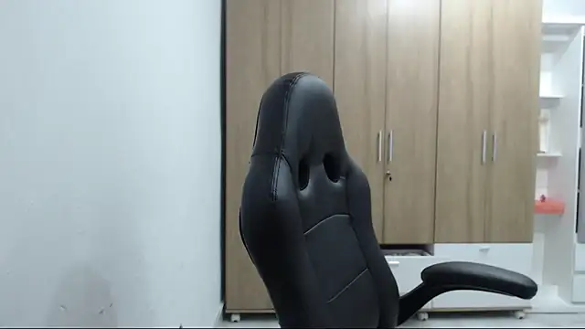 RoxanaLove9 élő XXX-chatje