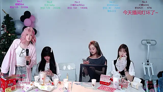 CM---002 Show in webcam