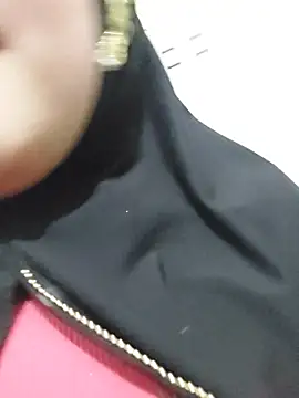 Elinaax Adlı Modelin Canlı XXX Sohbeti