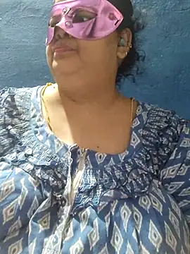 XXX chat uživo modela tamilthanushri