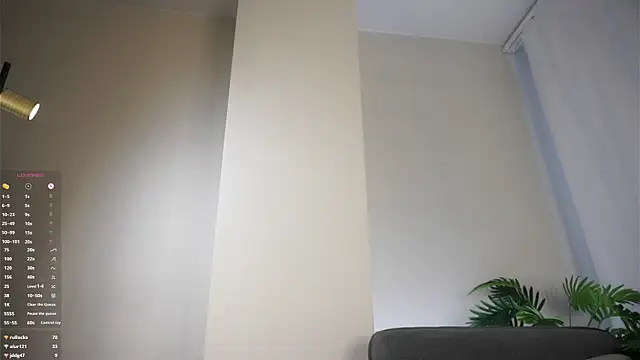 ClarineCasebolt élő XXX-chatje