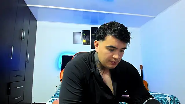 Chat XXX en directo de thiago__cp01