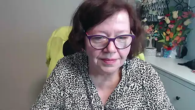 Show modela Adelewildx na web-kameri