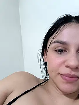 Daniela-rosee élő XXX-chatje