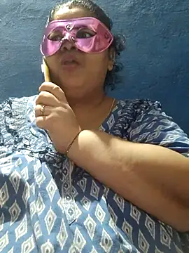 XXX chat uživo modela tamilthanushri