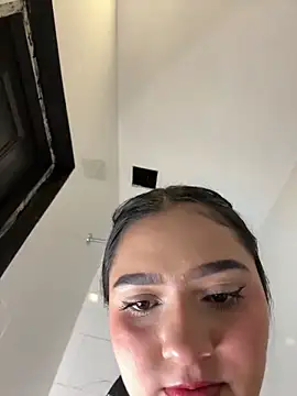 JhoanAndScarlet Adlı Modelin Canlı XXX Sohbeti