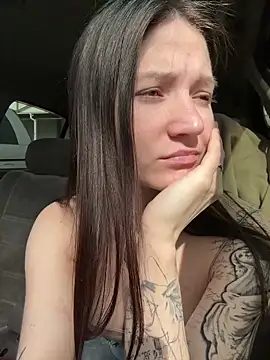 horny_milkis Adlı Modelin Canlı XXX Sohbeti