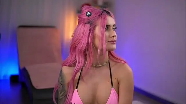 Miky_Lust Adlı Modelin Canlı XXX Sohbeti