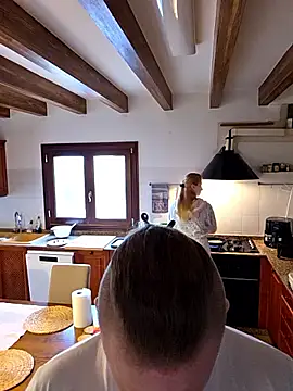 kylie_blck: απευθείας συνομιλία ΧΧΧ