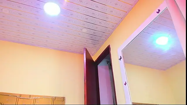 Julia_Haye Live XXX-Chat