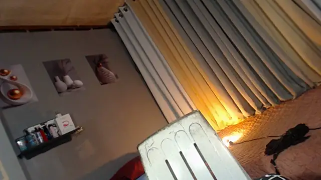 Unforgettablejulia: απευθείας συνομιλία ΧΧΧ