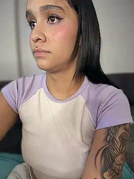 Chat XXX en directo de Isabella-Teen