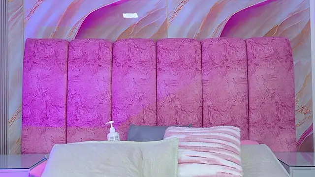 แชท XXX สดของ emmacurvy