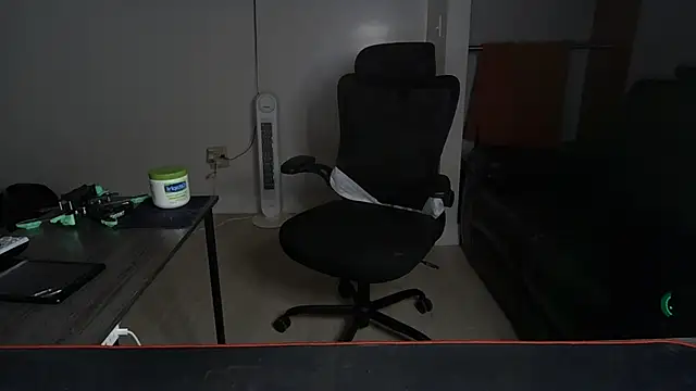 Zander823 webkamerás műsora