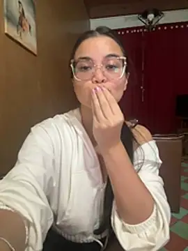 Chat XXX ao vivo de CamilaSofiia