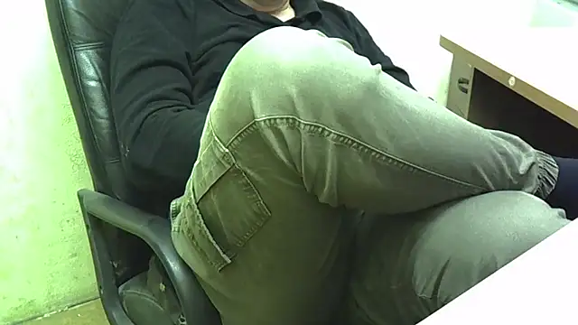 nikdov3 Adlı Modelin Canlı XXX Sohbeti