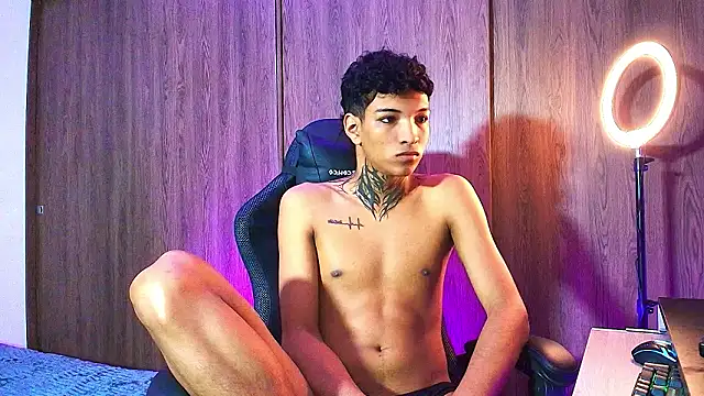 im_Usuga: διαδικτυακό σόου στην κάμερα