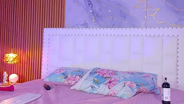 Chat +18 de kinkylittlegirll ao vivo