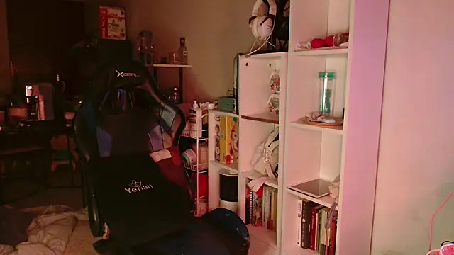 SmokyDee Adlı Modelin Canlı XXX Sohbeti