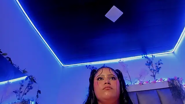 abbiecollins_js Chat XXX in diretta