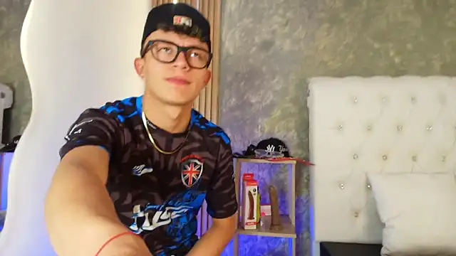 Pokazy przed kamerką – Dark_Nico