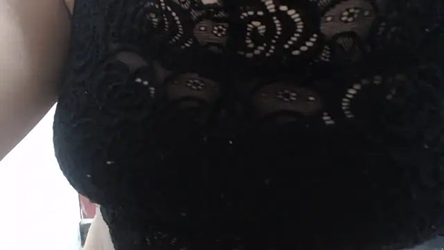 Chat +18 de Laura_hottt ao vivo