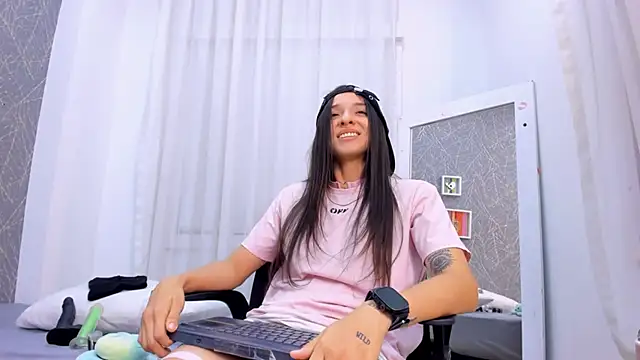 Chat XXX ao vivo de ViictoriiaSaenz