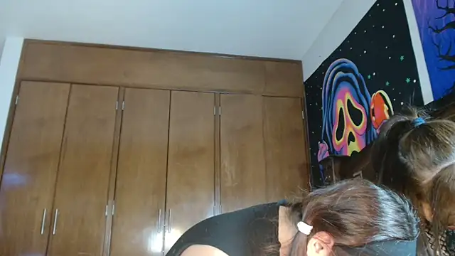 XXX chat uživo modela 3littles