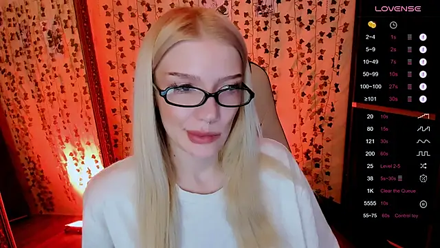 AnyaTaylor_ Adlı Modelin Canlı XXX Sohbeti