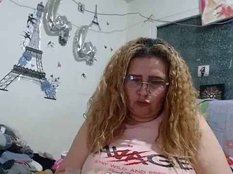 Perla1981--'s Live XXX Chat