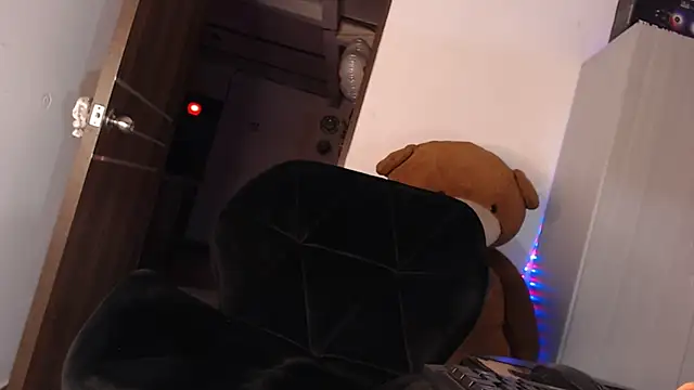 mistressbigcock777 Adlı Modelin Web Kamerası Şovu