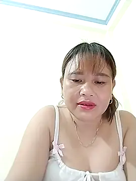 Moubie1: онлайн-секс-чат