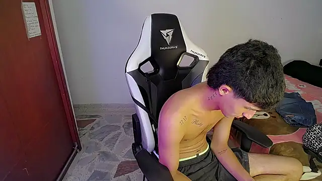 Akyra_latinn Live XXX-chat