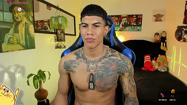 Pokazy przed kamerką – Damian_latinxxx