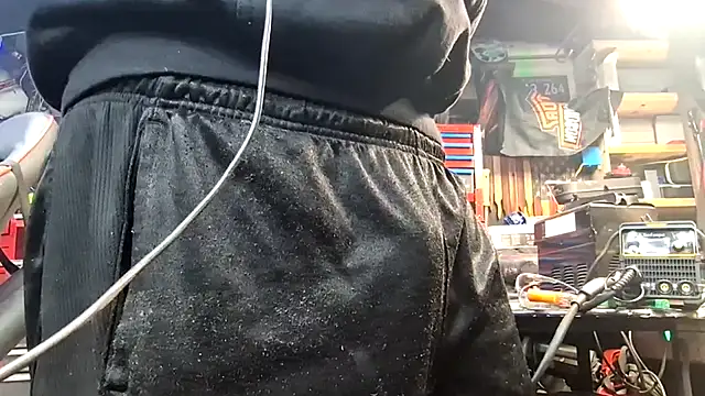 twistafatpipe's Live XXX Chat