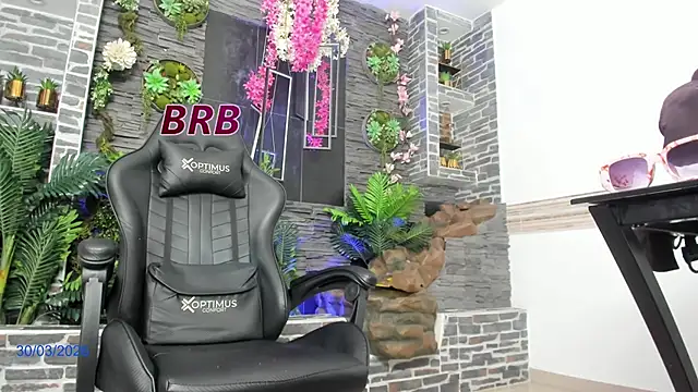 Rpoolrboyn Live XXX chat