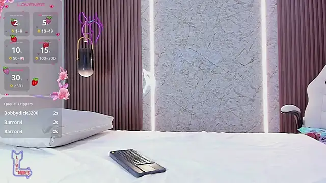 Pokazy przed kamerką – charlotte_howard