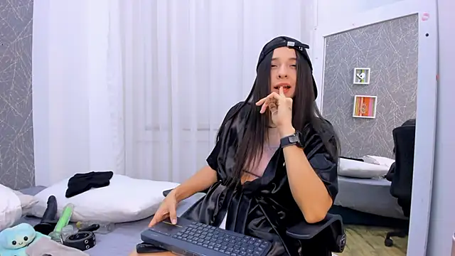 Chat +18 de ViictoriiaSaenz ao vivo