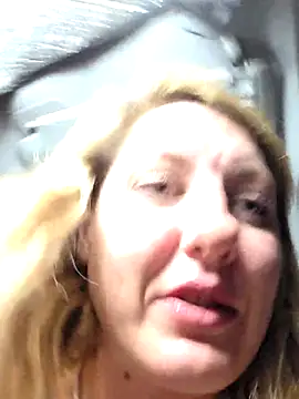 SheIsSomething's Live XXX Chat