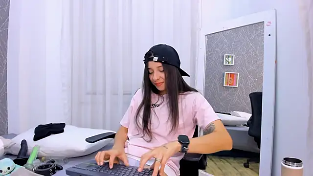 ViictoriiaSaenz Chat XXX in diretta