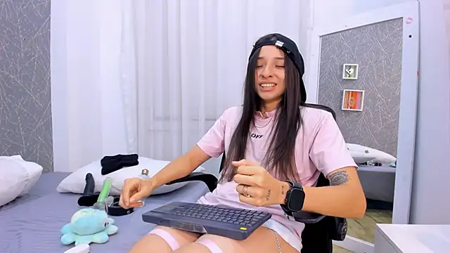 แชท XXX สดของ ViictoriiaSaenz