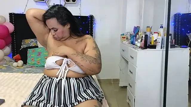 แชท XXX สดของ charlotte_077