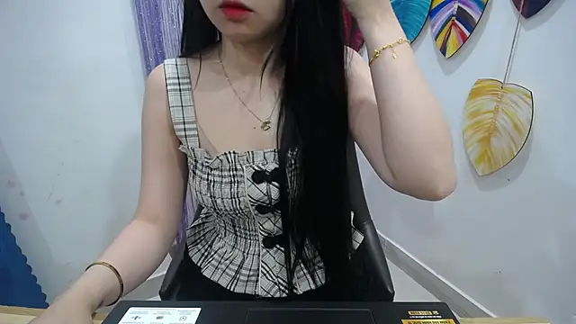 Chat +18 de Ari-sweety ao vivo