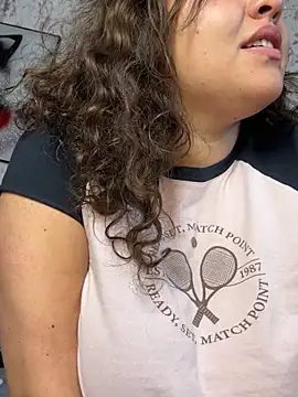 Larissa_Antonella 现场XXX聊天