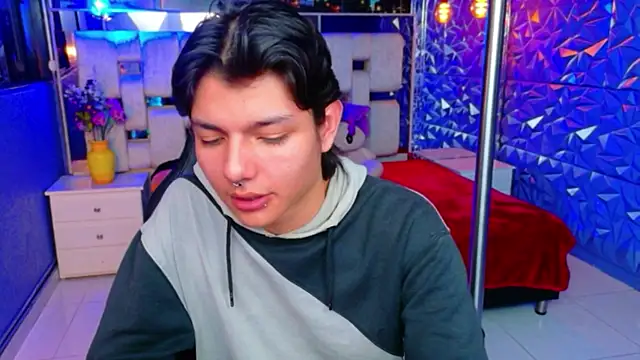 แชท XXX สดของ alandelrey57