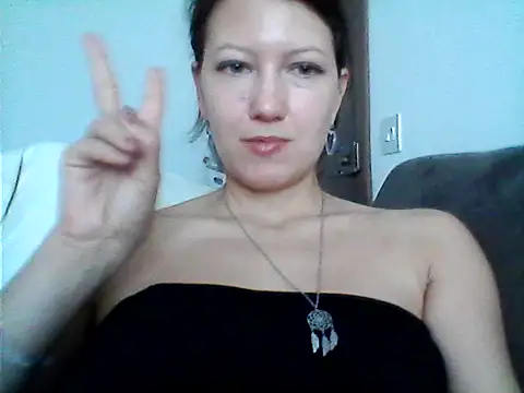 Karivane লাইভ XXX চ্যাট