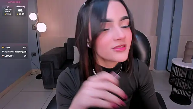 CarolineEvans_x Live XXX-Chat