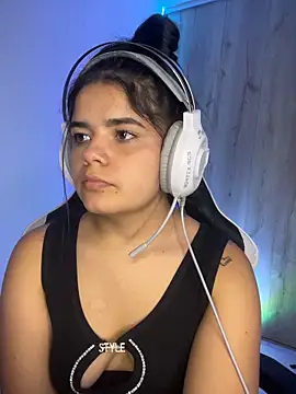 2Angela_n Webbikameraesitys