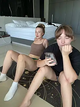 Show modela Nura_n_Sarah na web-kameri