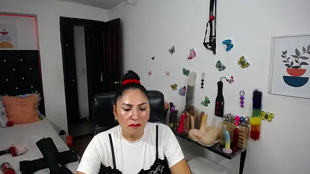 mature_bigboobs10's Live XXX Chat